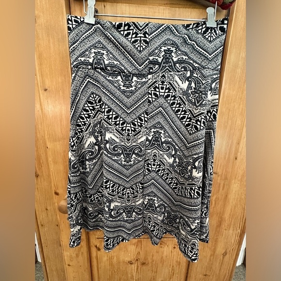 Thyme & Honey Black & White A Line Mini Skirt Size Medium - Picture 2 of 8